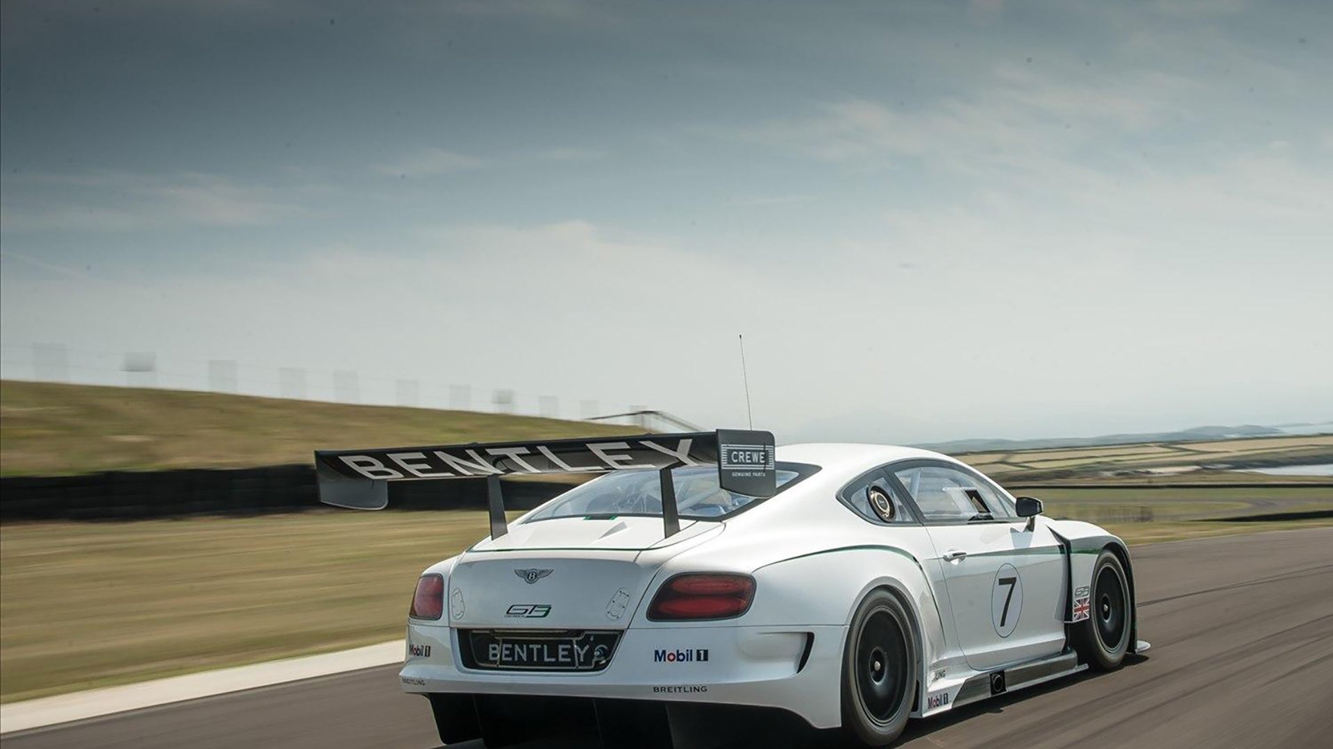 开云网页版-马竞战术调整显成效，连续获胜稳固欧战资格，马竞 战术