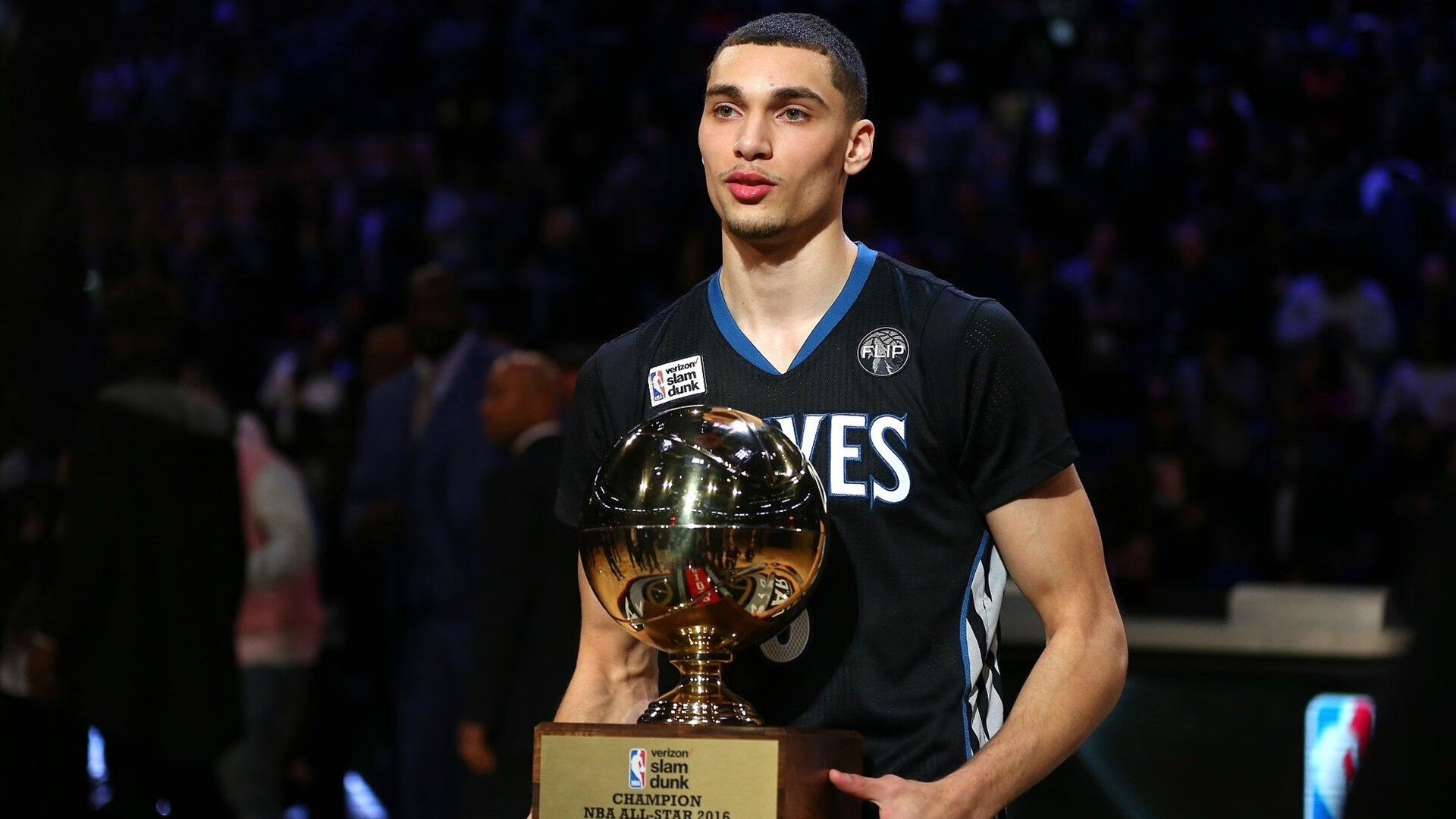 湖人公布球队新一季主题宣传照风格清新,湖人新赛季口号