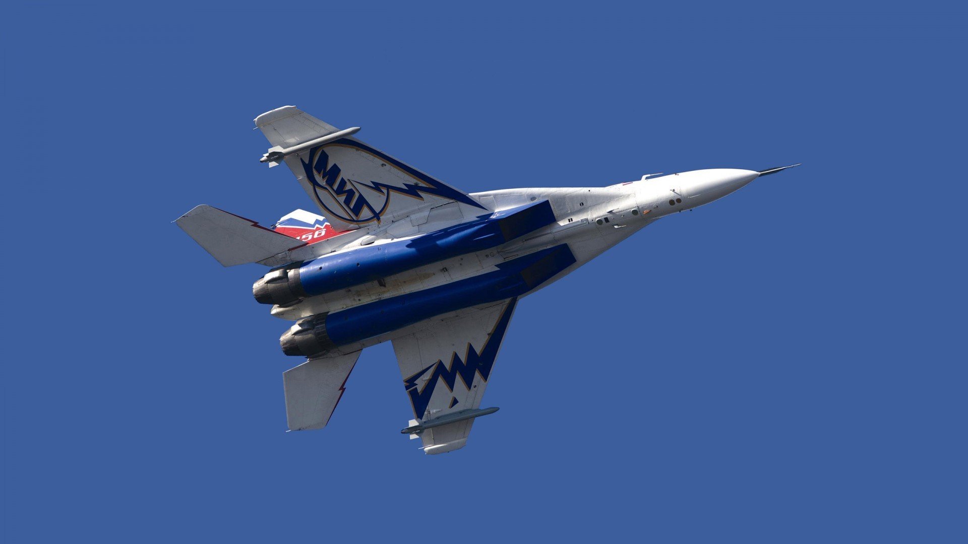 皮特·斯图斯:关键时刻挺身而出,展现球场英雄本色,in 斯皮特 of